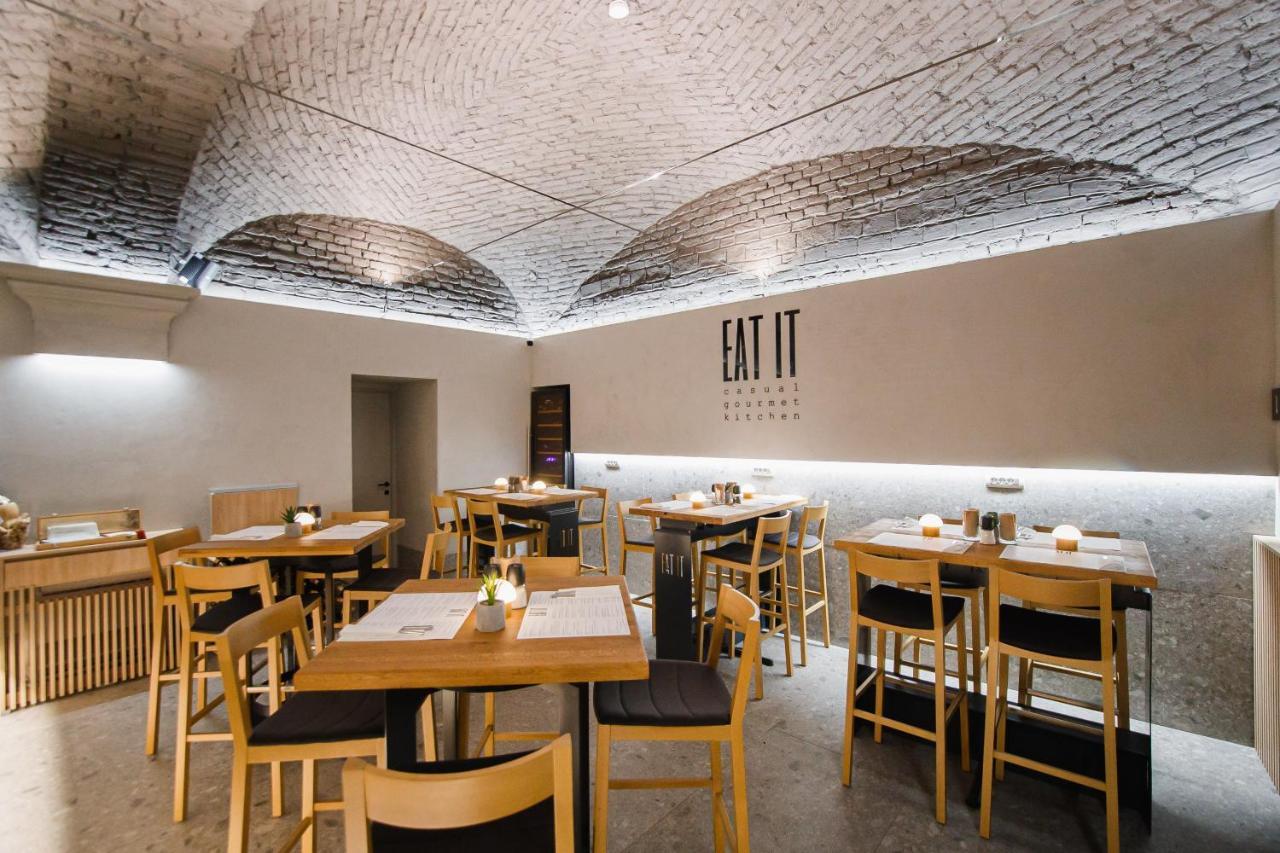 אורדאה Eat It Cozy Downtown Apartments מראה חיצוני תמונה